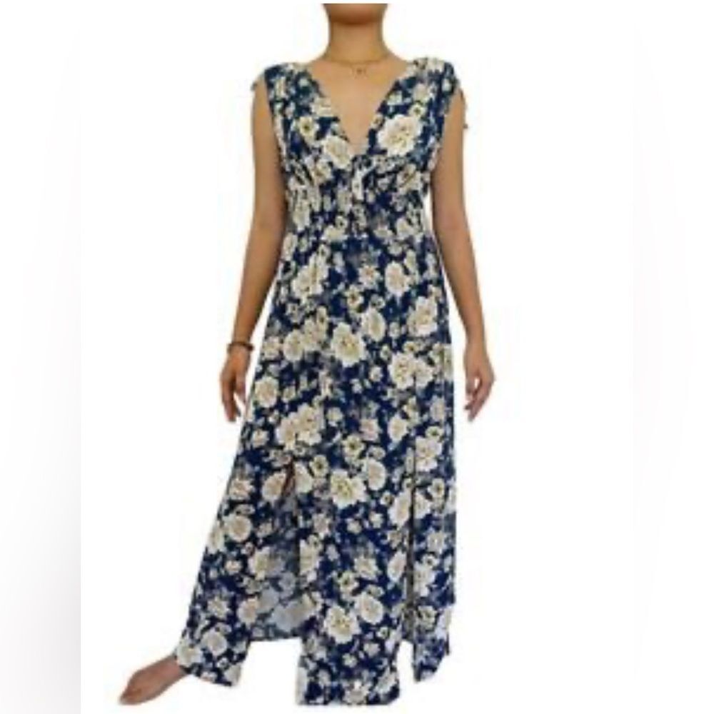 Live to be spoiled sleeveless floral print short sleeves blue dress size XS